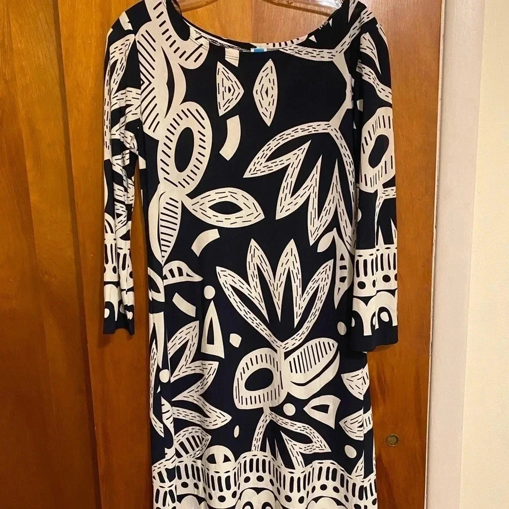 Touch Express White And Black Soft Abstract Shift Dress Women’s Size L.